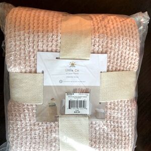 LC Little Co. chenille throw. Pink pastel color. New.